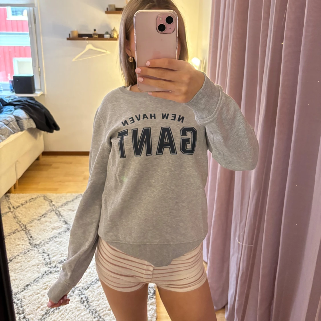 Grå sweatshirt från GANT - 1