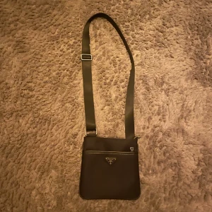 Prada Bag - Används inte därför säljs den, kom privat om du undrar över något