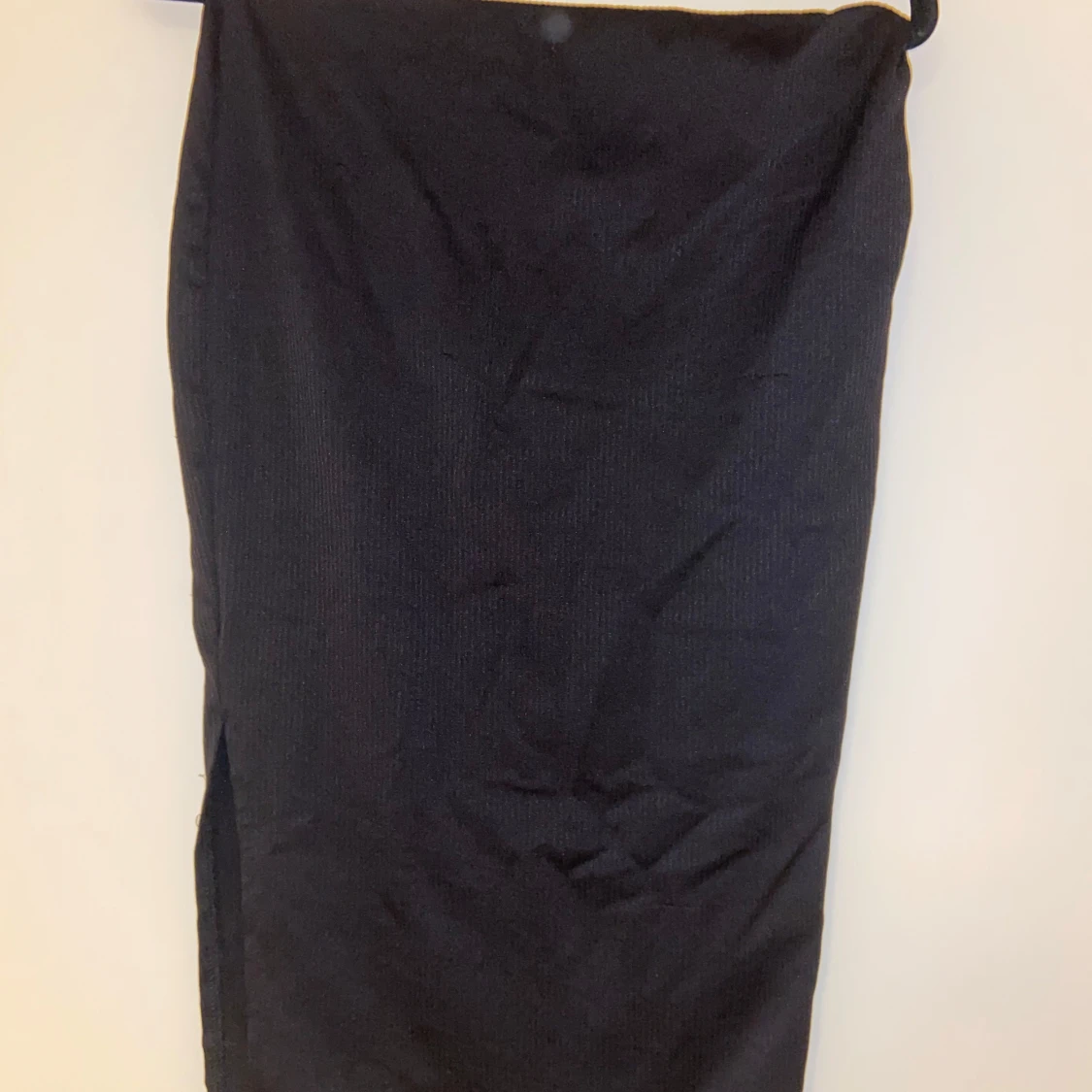 Svart långärmad topp med matchande kjol - 2