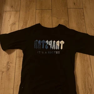 Svart Trapstar t shirt  - Snygg trapstar  t-shirt 