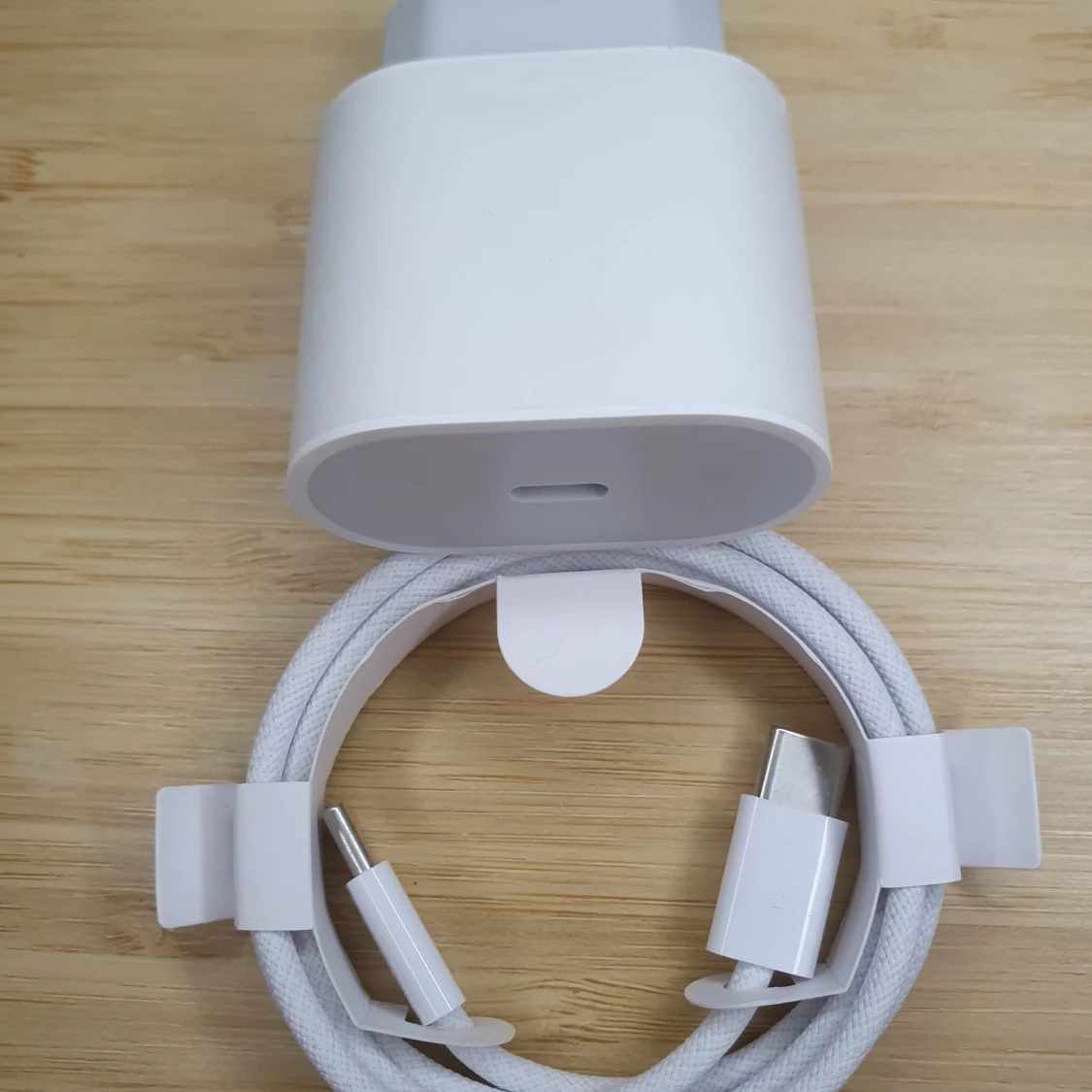 XTW Type-C Quick Charging Set, 30W Charger and 60W 1m Type-C Cable - 1