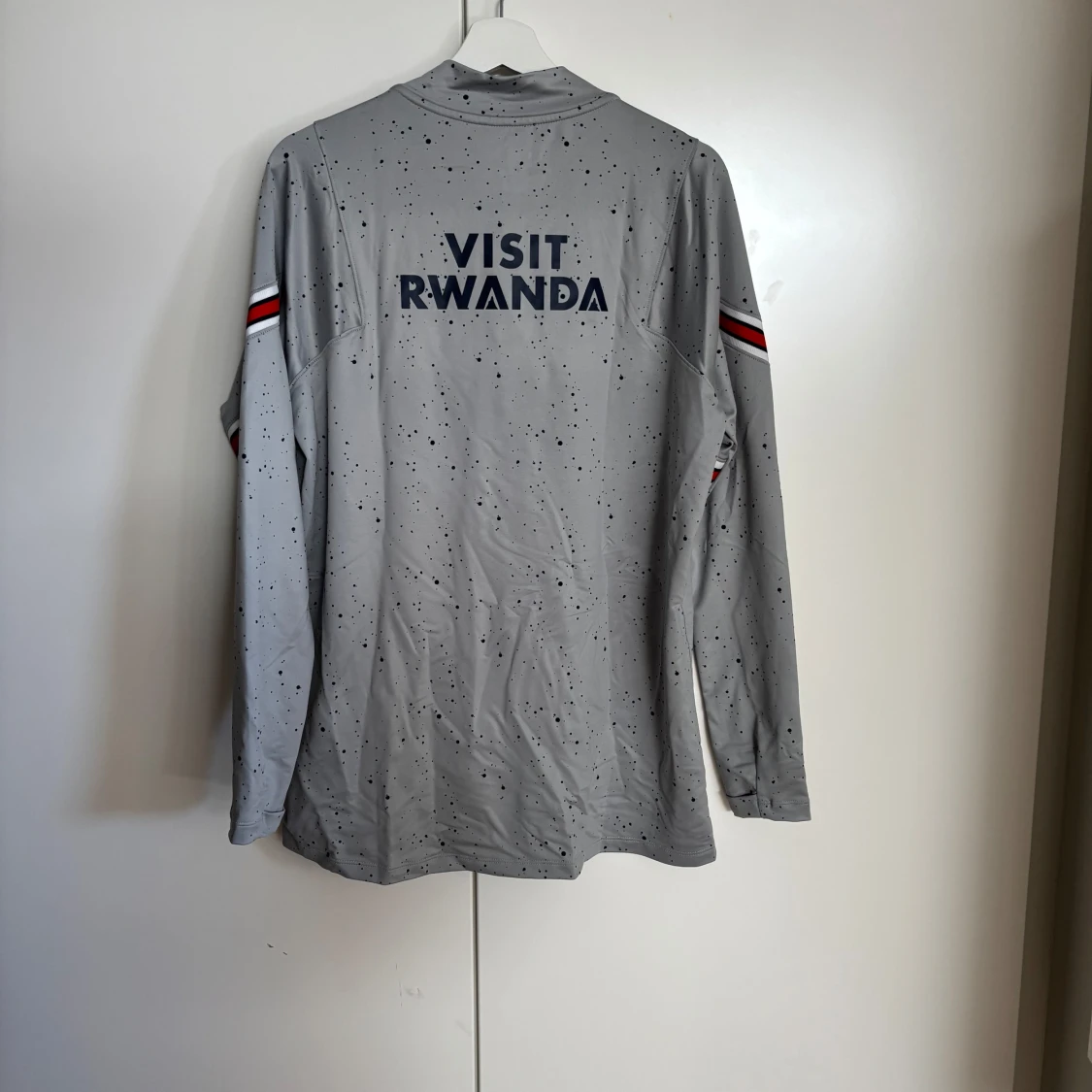 Grå långärmad fotbollströja från Jordan x PSG - 1