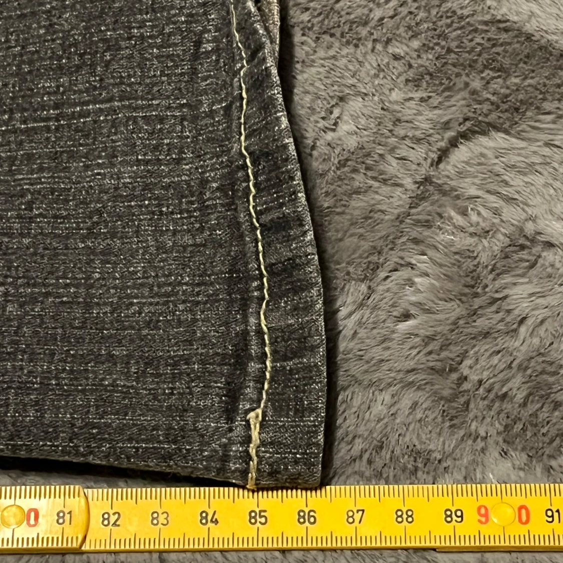 Grå bootcut jeans från Nicole by Bebe - 4