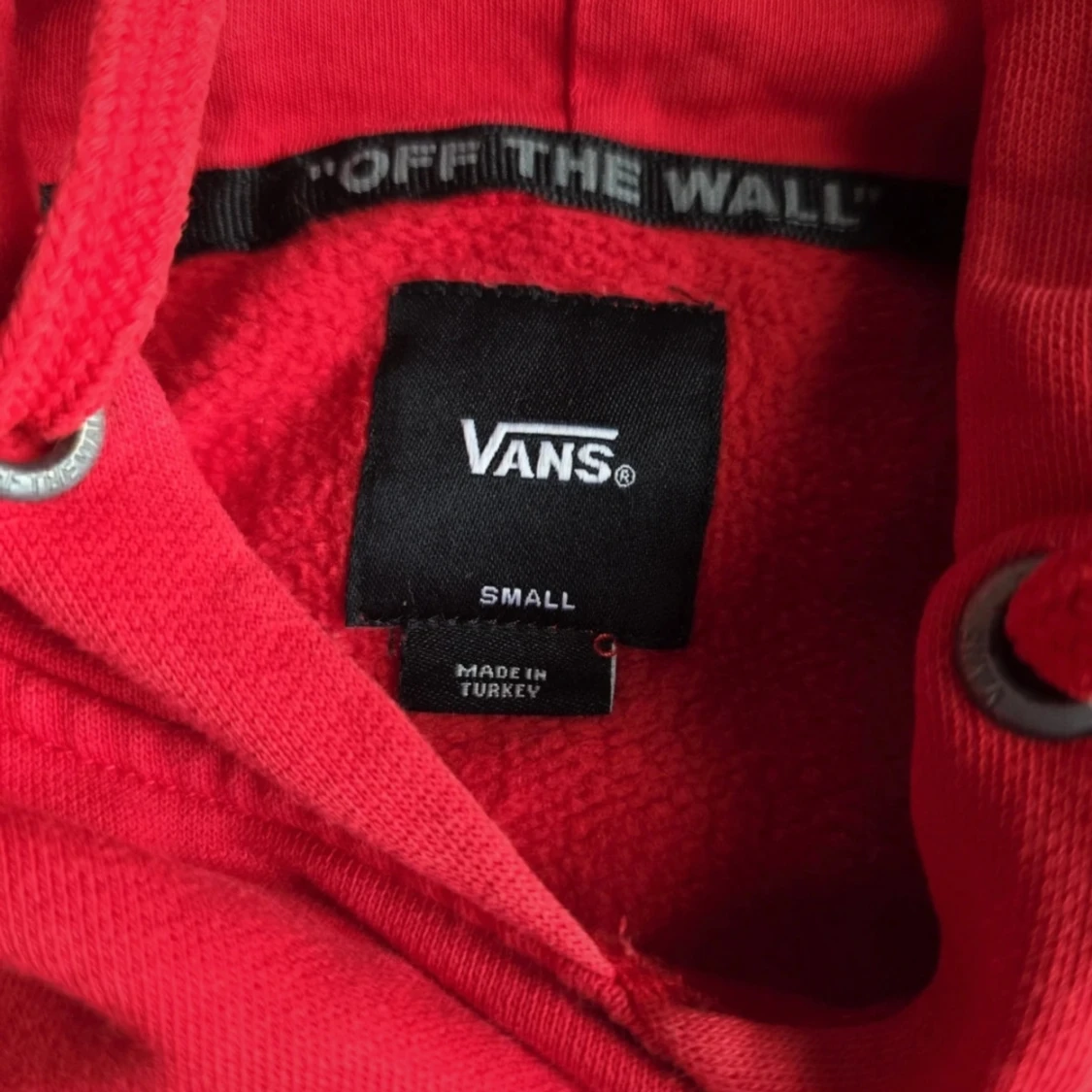 Röd hoodie från Vans - 3