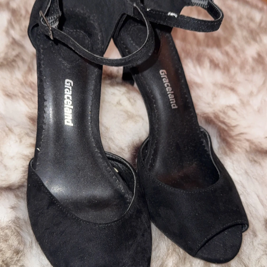 Svarta klackskor från Graceland - 1