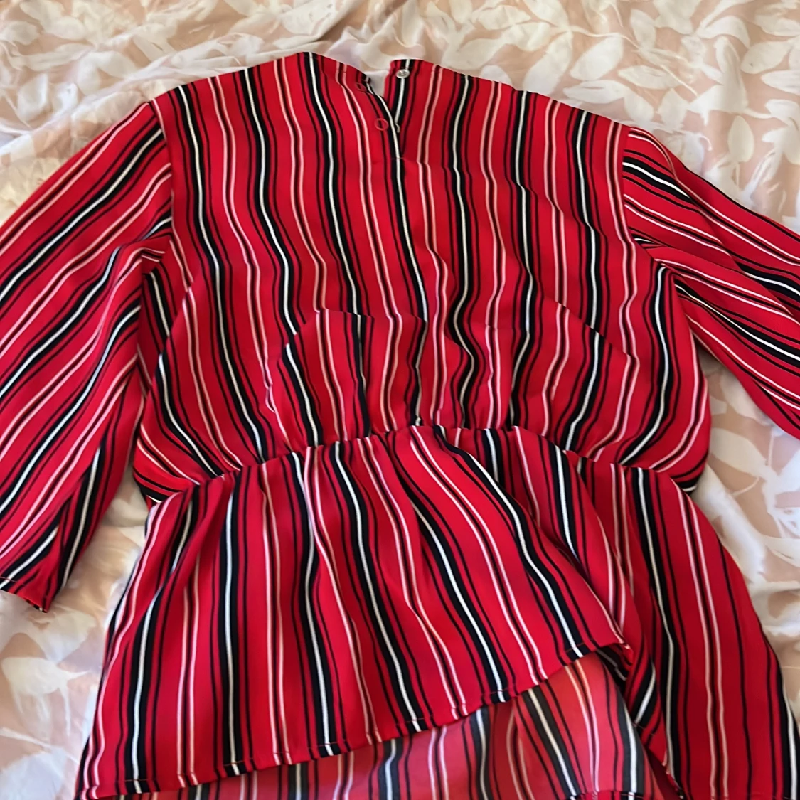 Röd randig blus från Lindex - 1