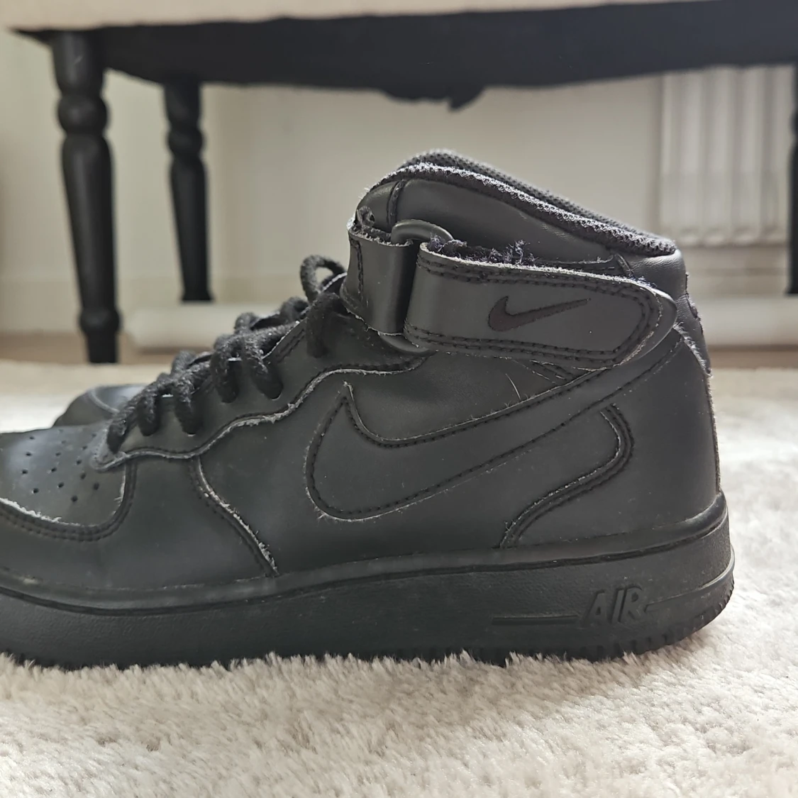 Svarta nike air force ones - 3
