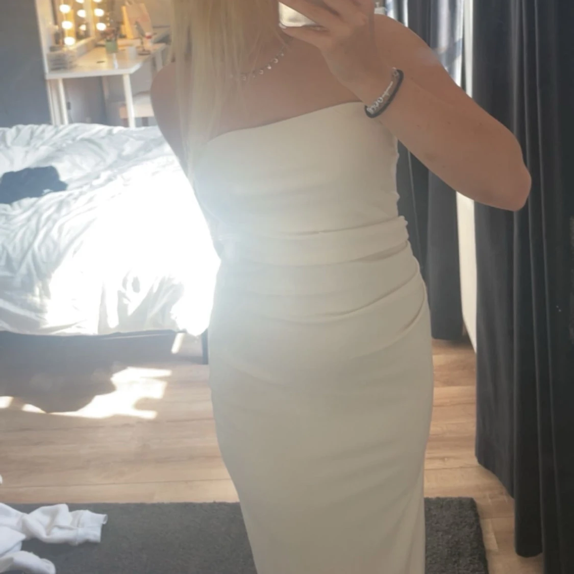 Vit bandau klänning