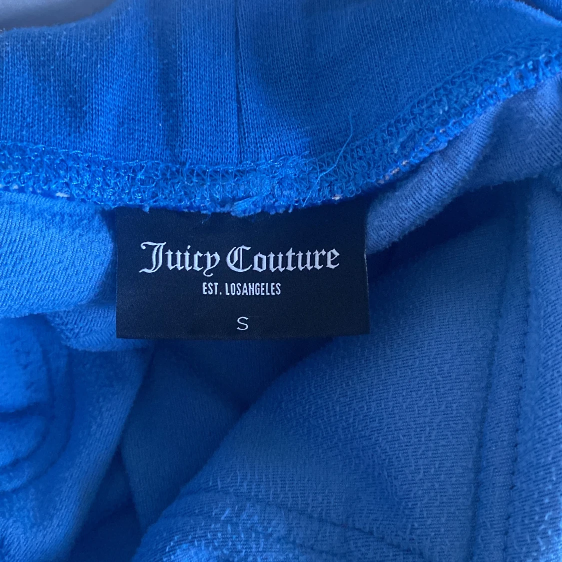 Ett blått juciy couture set  - 3