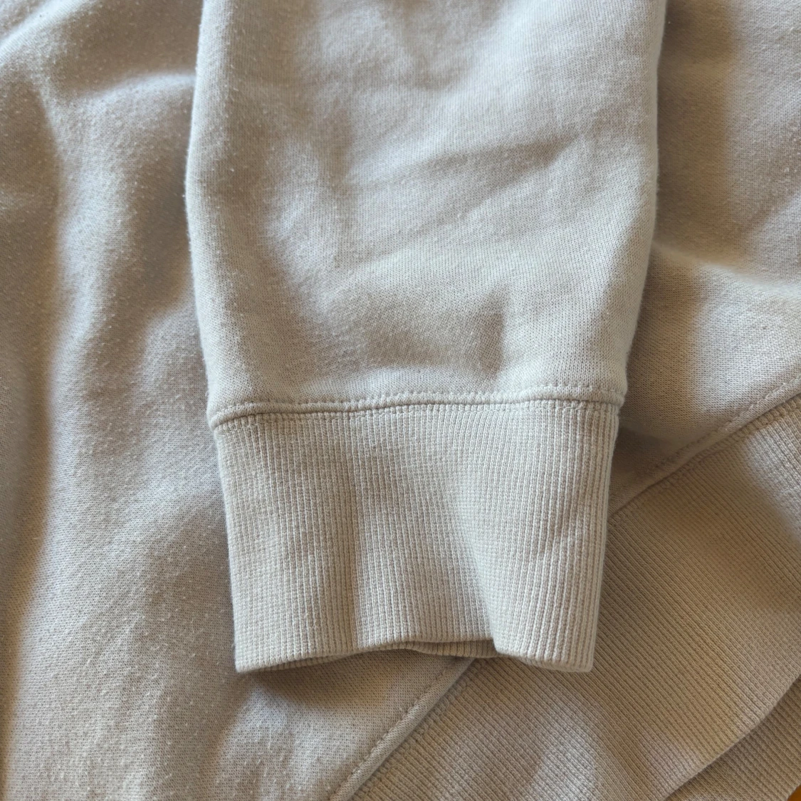 Beige hoodie från L'Atelier Archives - 2