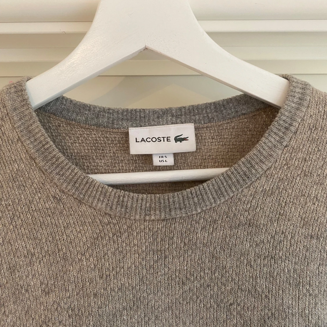 Grå stickad tröja från Lacoste - 2