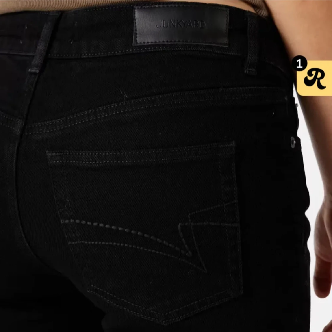 Svarta bootcut jeans från Junkyard - 2