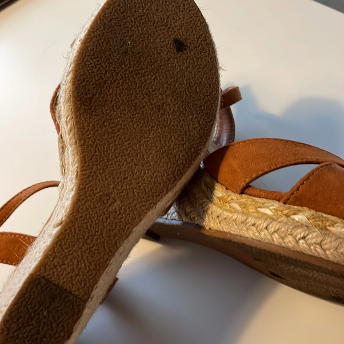 Bruna kilklackade sandaler från Esmara - 2