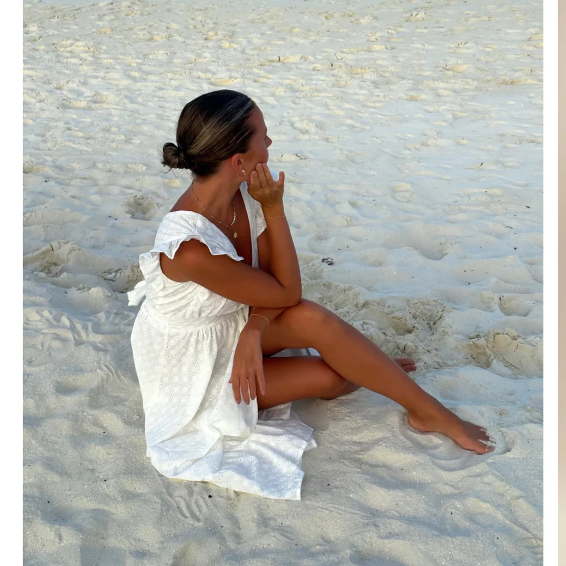 Vit somrig långklänning med volang - 3