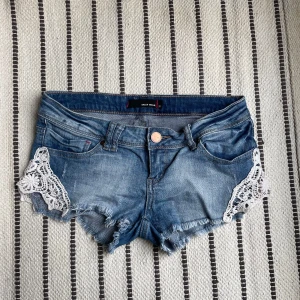 Lågmidjade jeansshorts  - Lågmidjade jeansshorts 