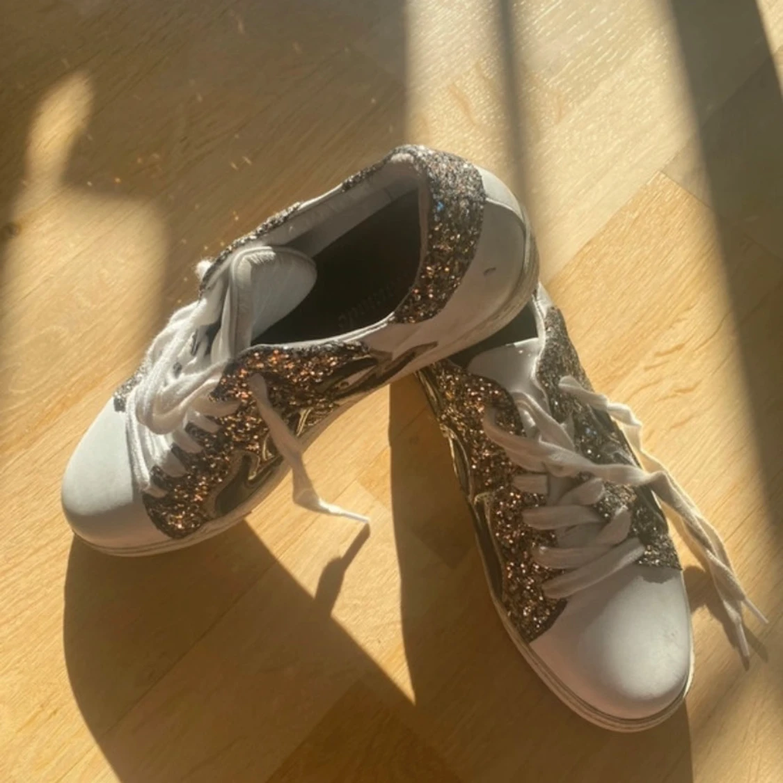 Glittriga sneakers från Custommade - 3