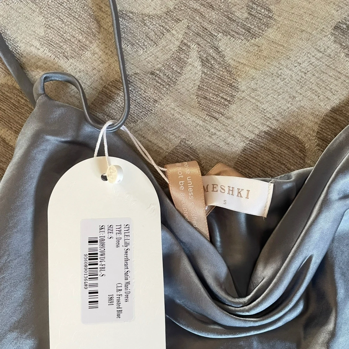 Satinklänning från Meshki - 1