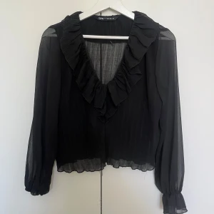 Svart blus - Så fin svart blus! 💗