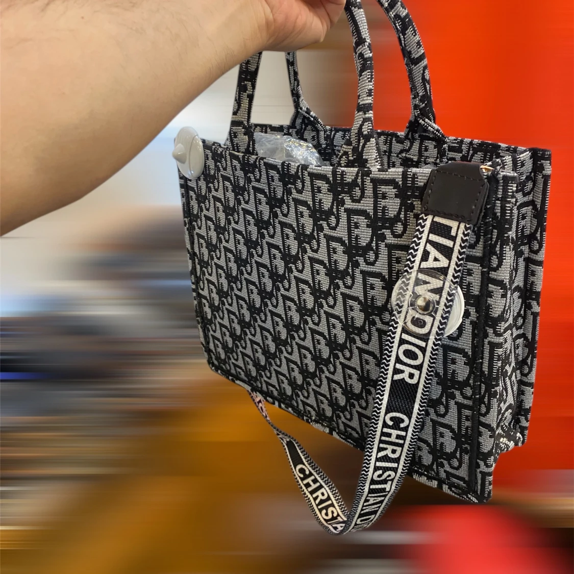 Shopping svartvit handväska