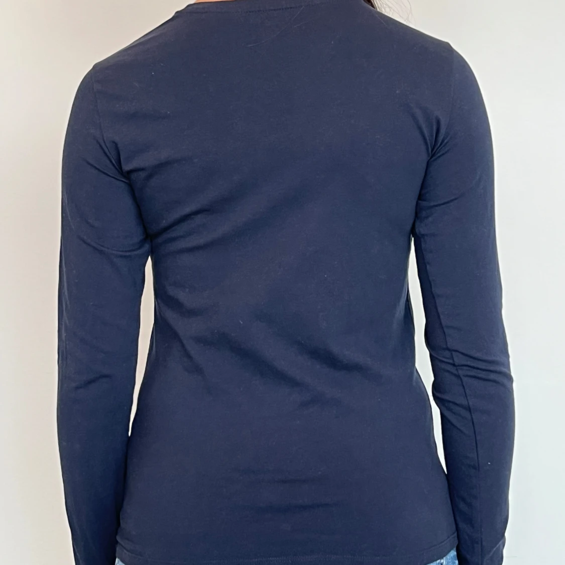 Långärmad marinblå tröja från Cubus - 1