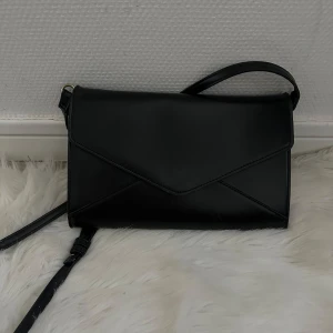 Elegant väska  - Fin svart väska 