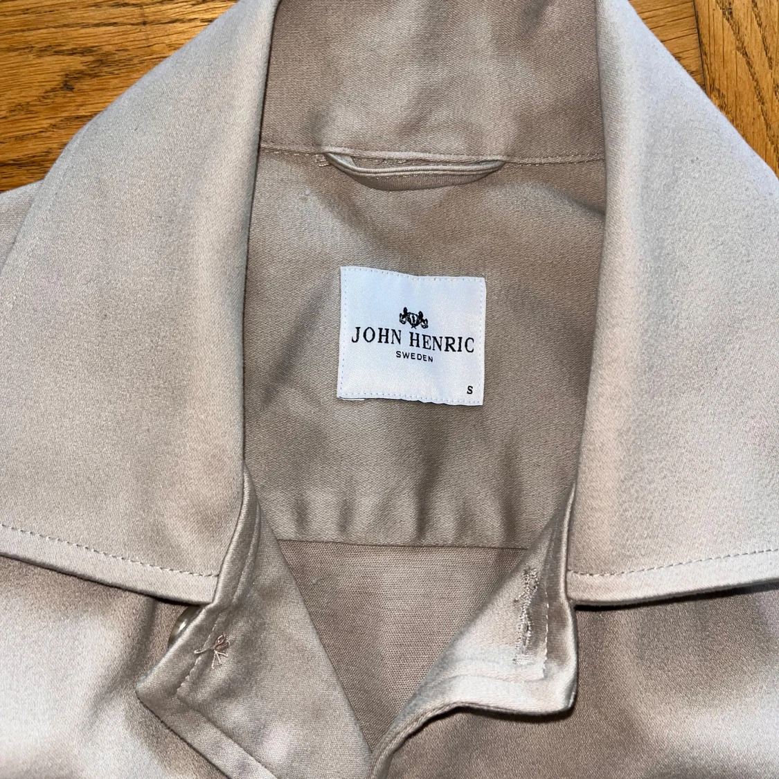 Beige overshirt från John Henric - 2
