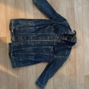 Jeans jacket  - James jacka från only. Size 38