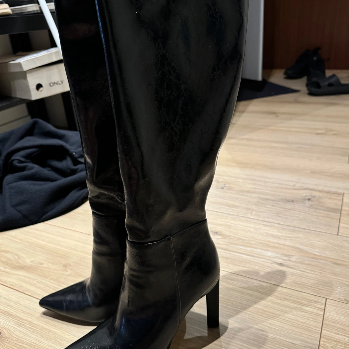Svarta höga stövlar med klack - 2