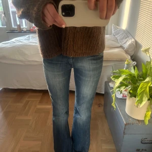 Blå bootcut jeans - Helt perfekta jeans🥹🥹🩷