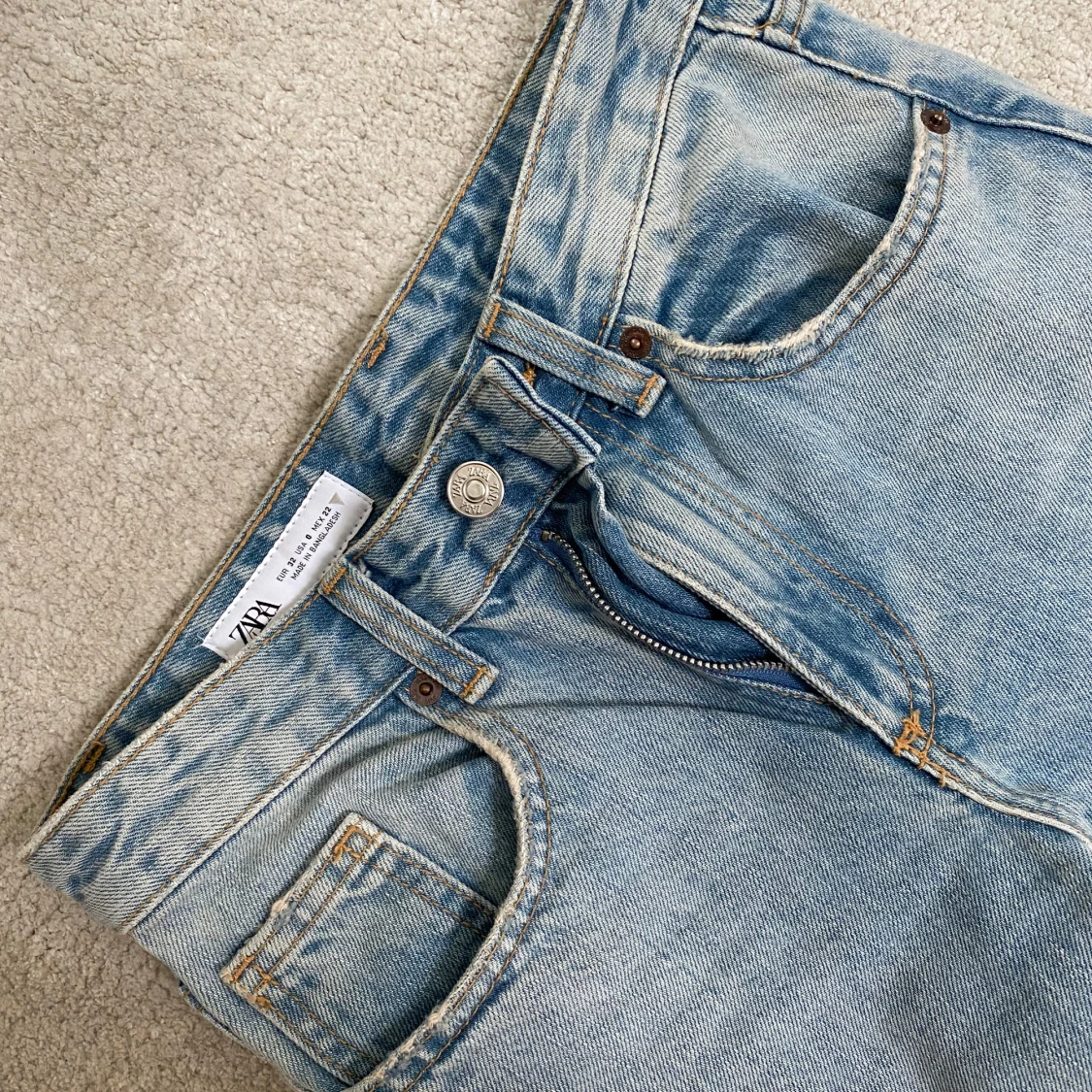 Ljusblå bootcut jeans från Zara - 3