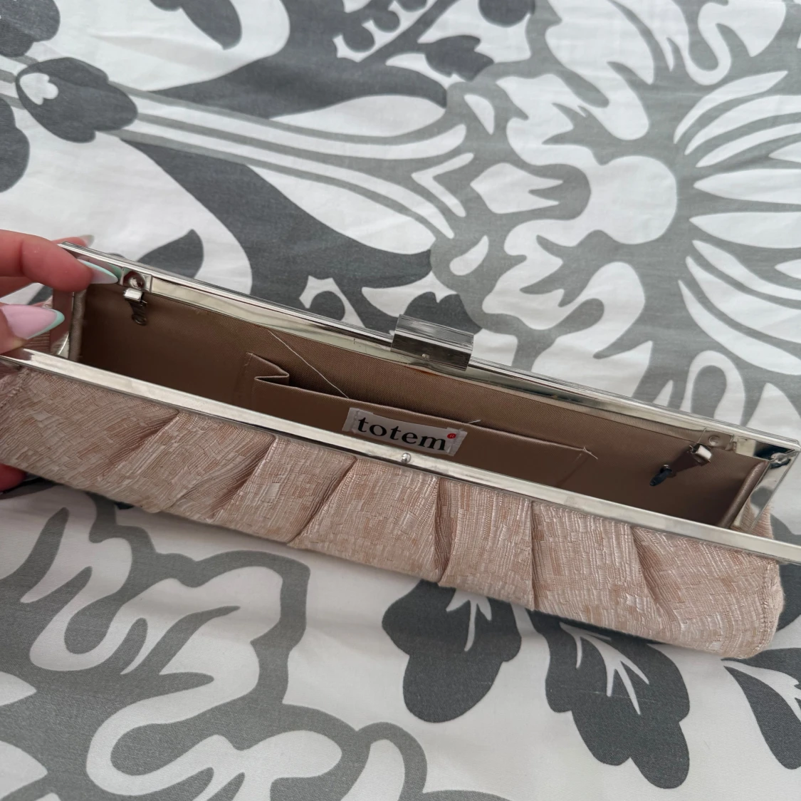  Ljusrosa kuvertväska från Totem - 2