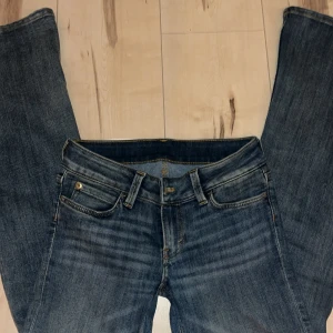 Weekday bootcut jeans - Supersnygga bootcut jeans från weekday (cheap monday). Storlek 27/30