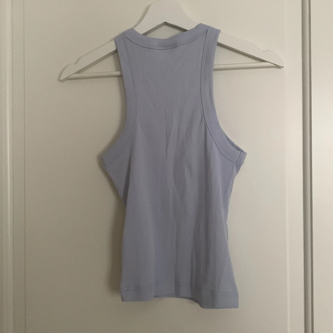 Ljusblå ribbad linnetopp - 1