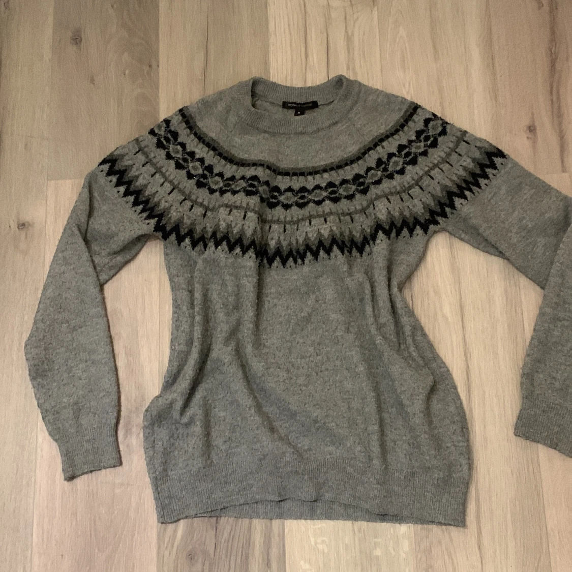 Grå stickad tröja från MyWearWoman