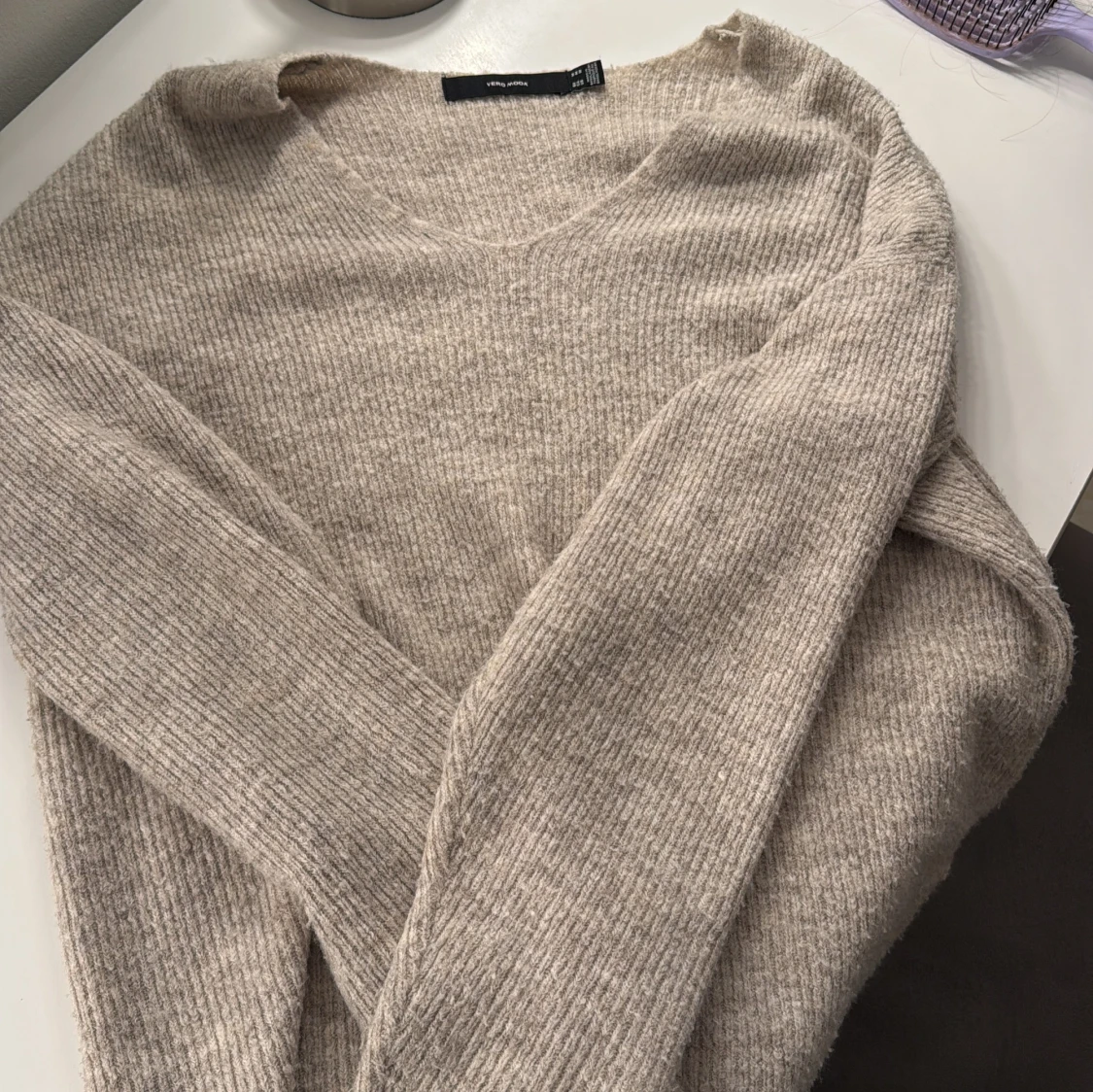 Beige stickad tröja från Vero Moda
