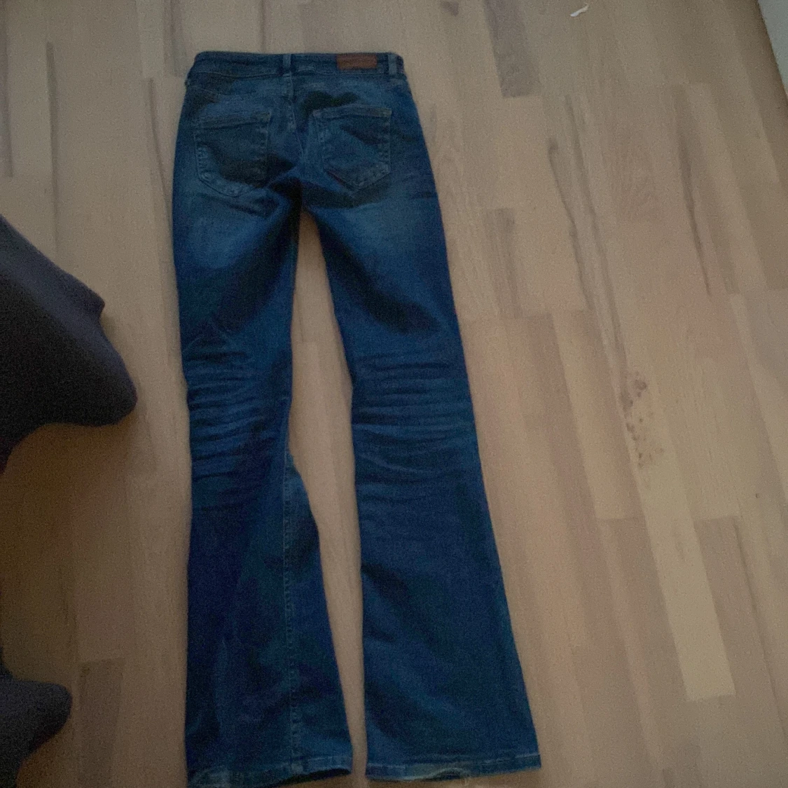 Blå bootcut jeans - 3