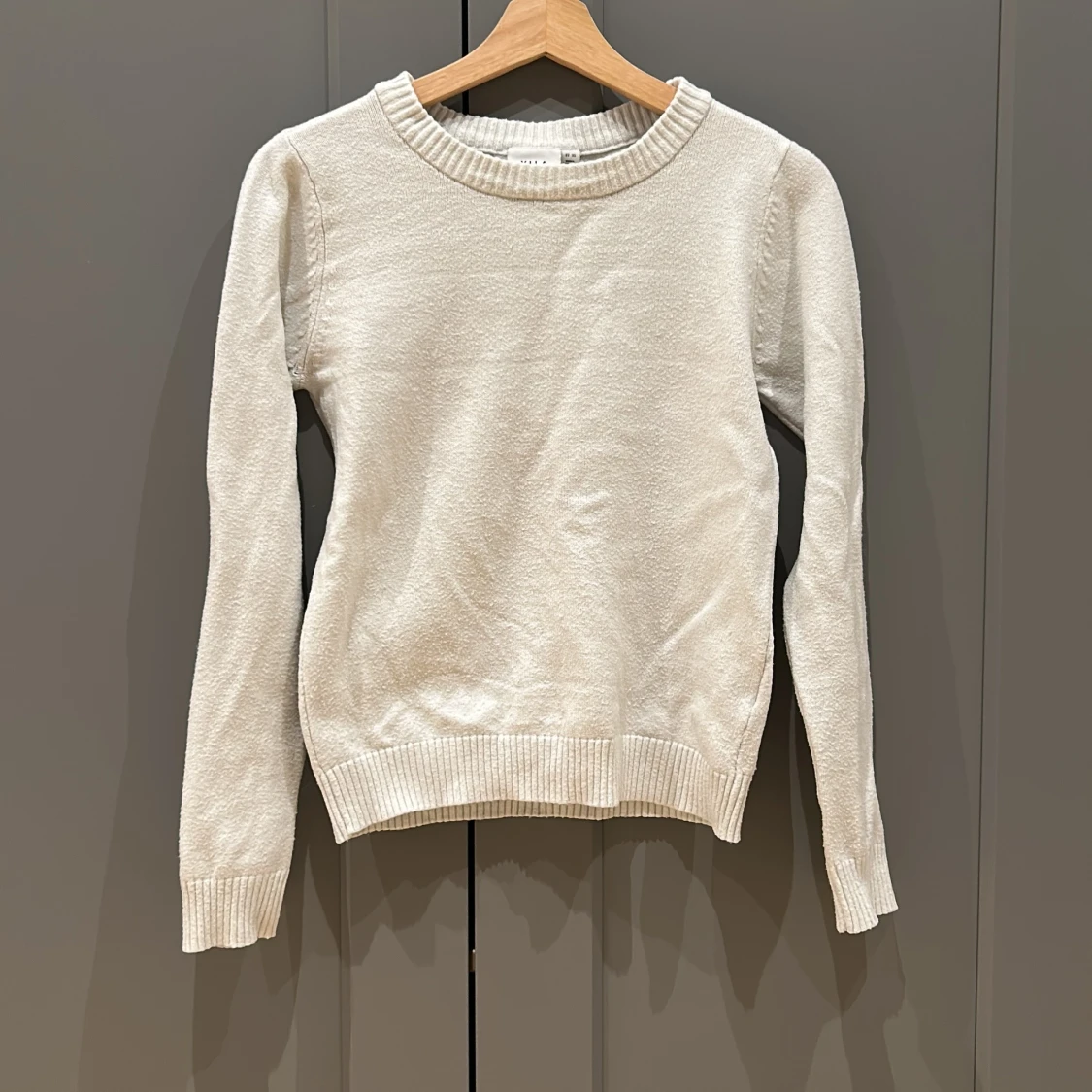 Vit stickad tröja från Vila - 2