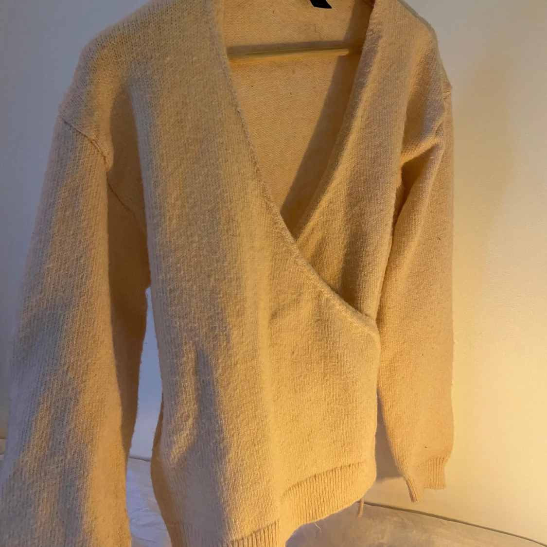 Finstickad omlottkofta - 1