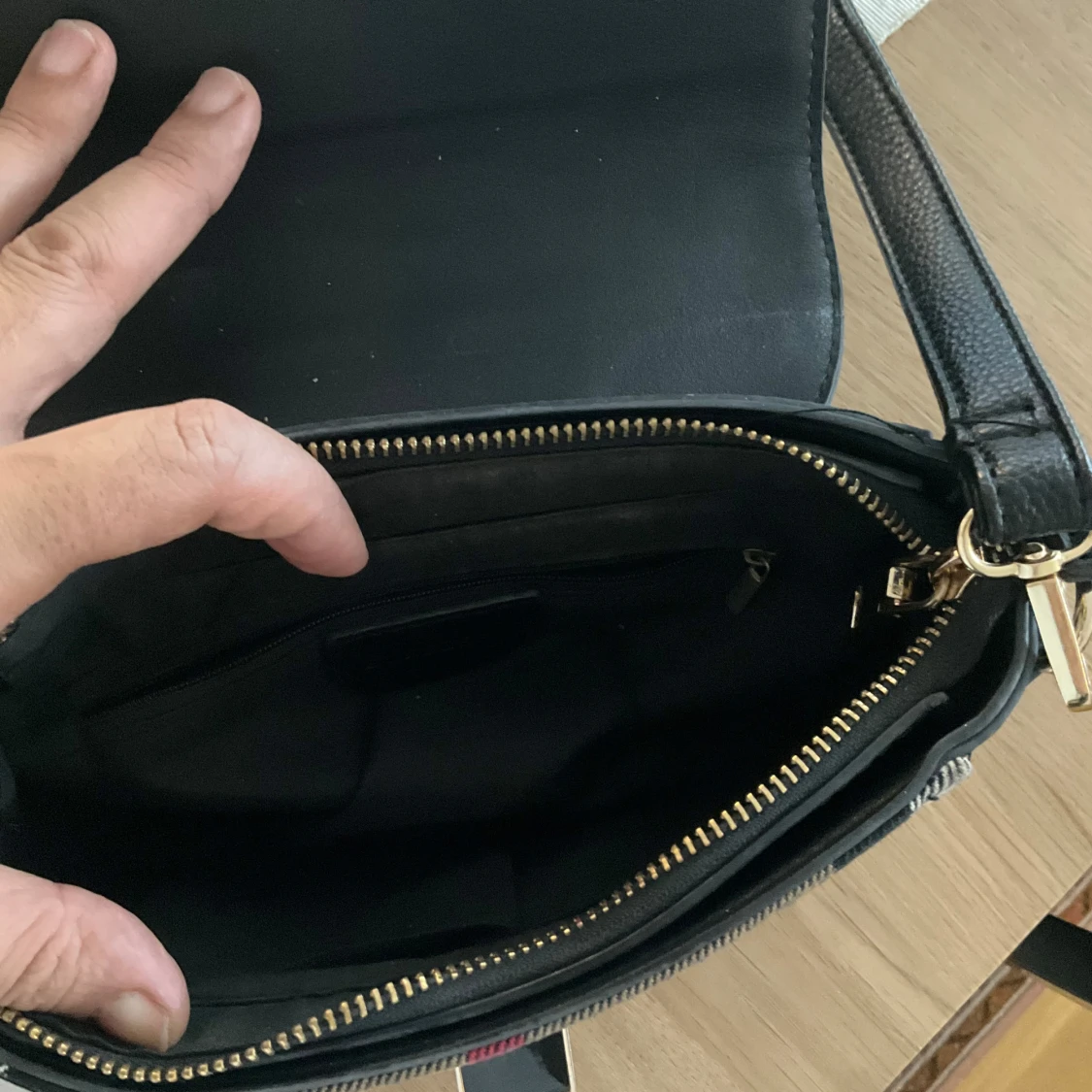 Rutig axelväska med svart lock Burberry - 3