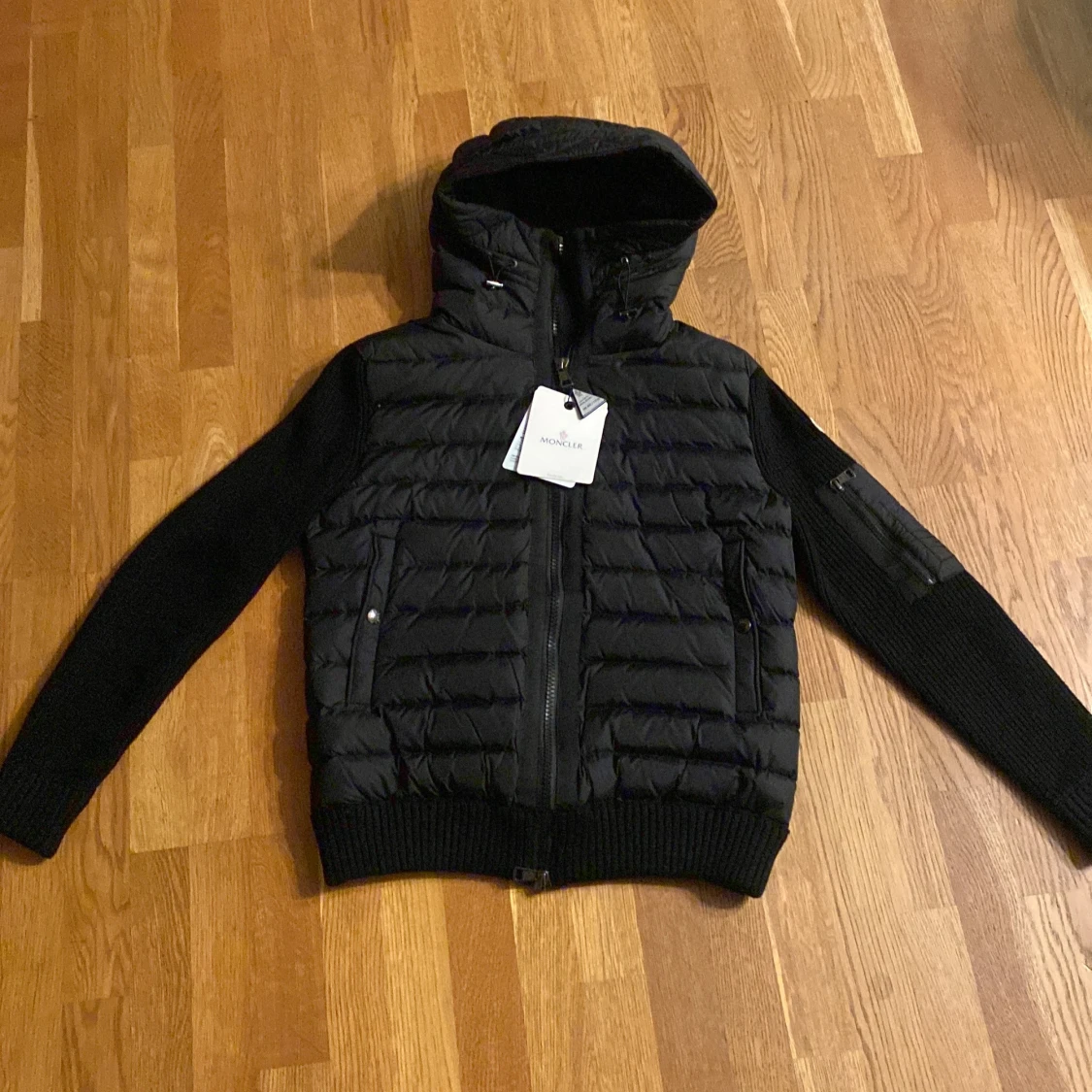 Svart jacka från Moncler