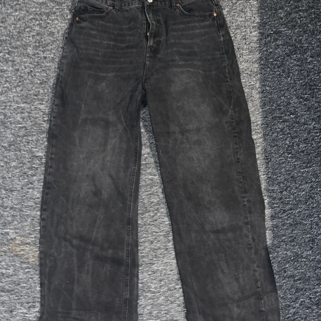 Svarta jeansbyxor från H&M