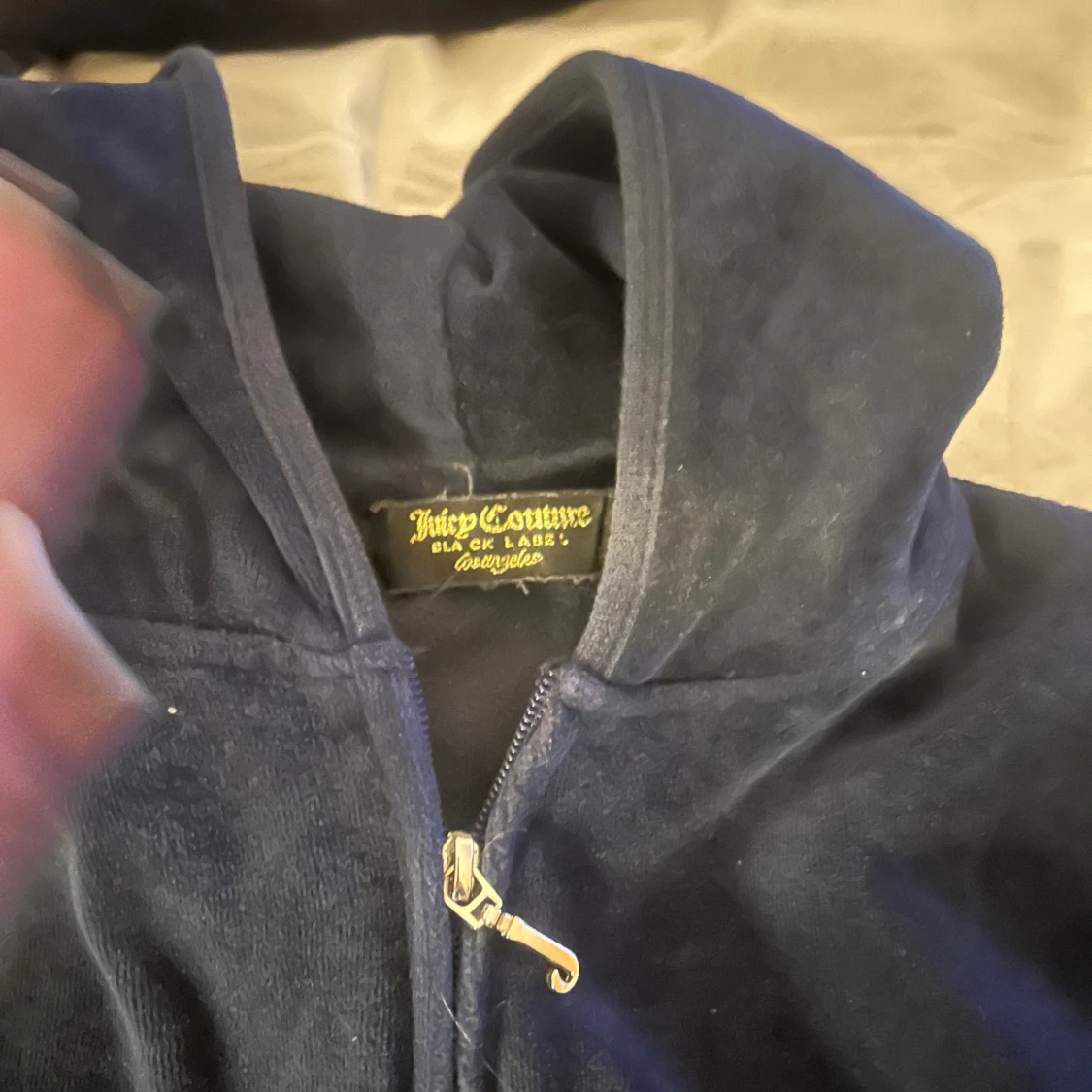 Mörkblå hoodie från Juicy Couture - 2