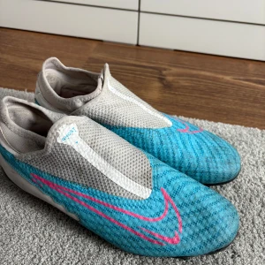 Nike fotbolls skor  - Jätte fina fotbolls skor 🌟använda många gånger-se pris 