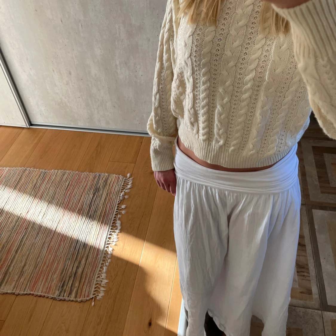 Vit stickad tröja