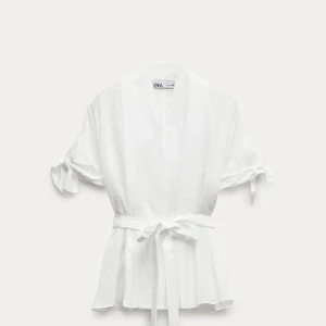 Vit blus från ZARA - Vit blus från ZARA