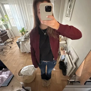 Vårjacka - Super fin, säljer då jag har många andra jackor!! Köpt i USA!!