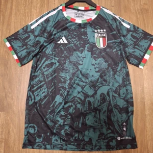 Italien Adidas fotbollströja grön M - Snygg adidas italien tröja. Pris kan diskuteras. Mer info i privat chatt