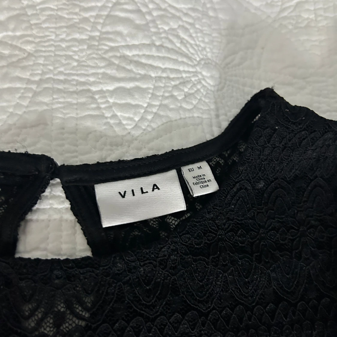 Svart spetsblus från Vila - 1