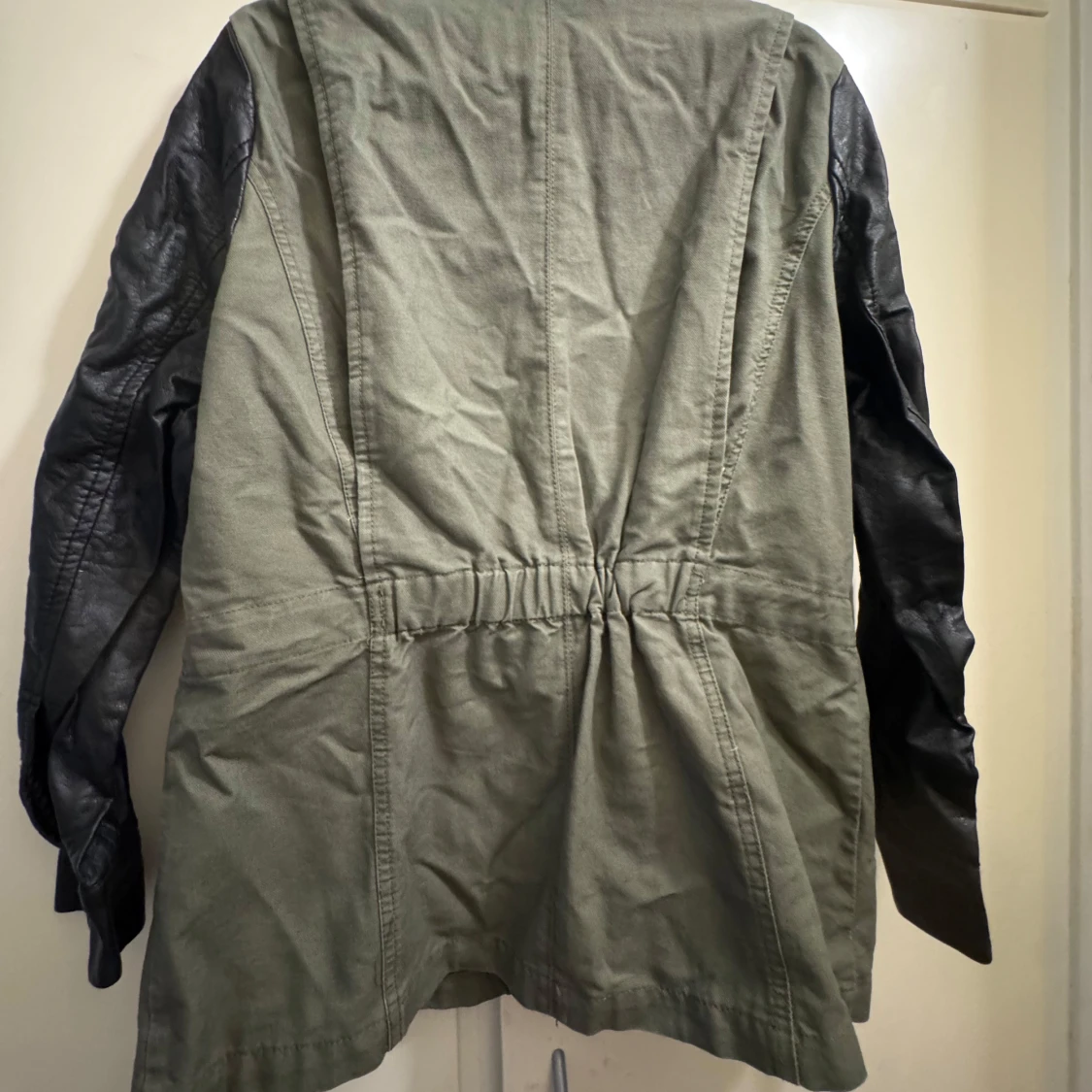 Grön jacka  - 4