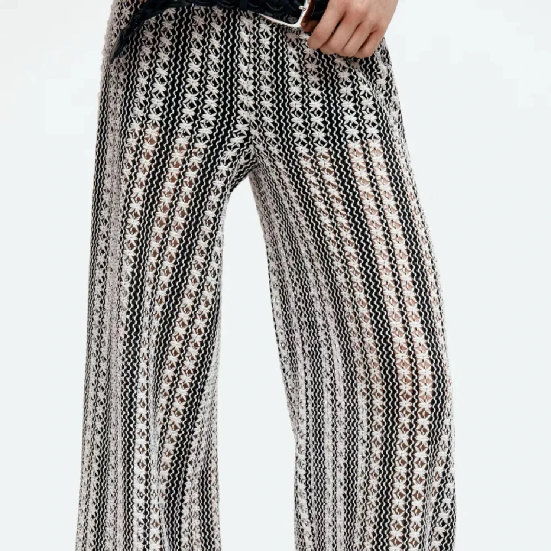 Mönstrade virkade vida byxor - 1